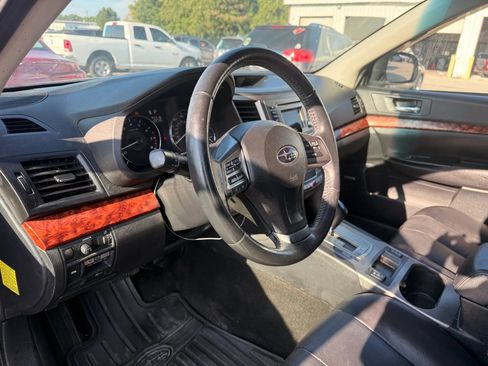 Used 2012 Subaru Outback 2.5i Limited AWD/4WD image 17
