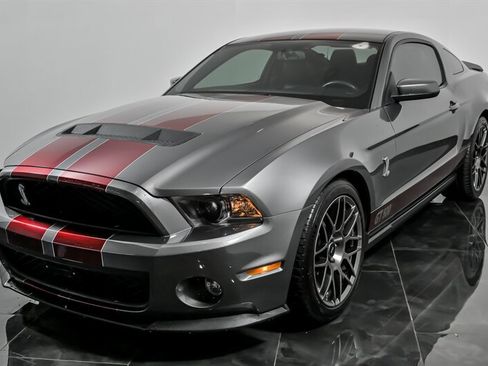 Used 2011 Ford Mustang Shelby GT500 w/ SVT Performance Pkg image 5