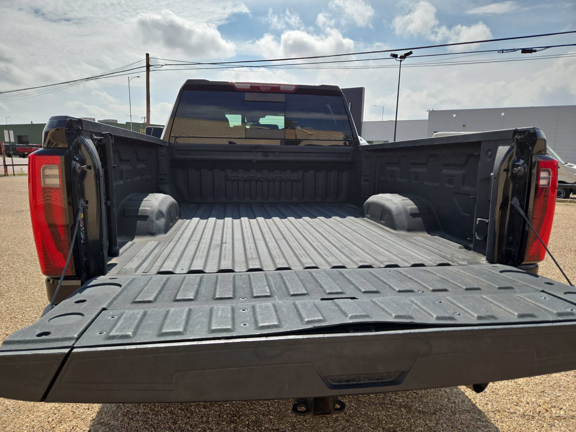 Used 2024 GMC Sierra 2500 Denali Ultimate AWD/4WD image 12