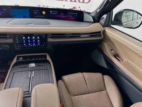 New 2025 Lincoln Navigator L Black Label image 25