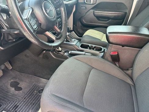 Used 2022 Jeep Gladiator Sport AWD/4WD image 10