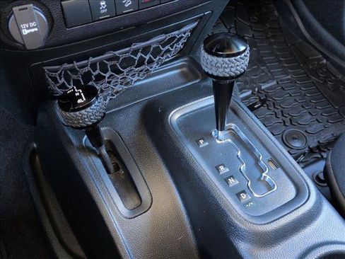 Used 2017 Jeep Wrangler Unlimited Sport w/ Connectivity Group image 9