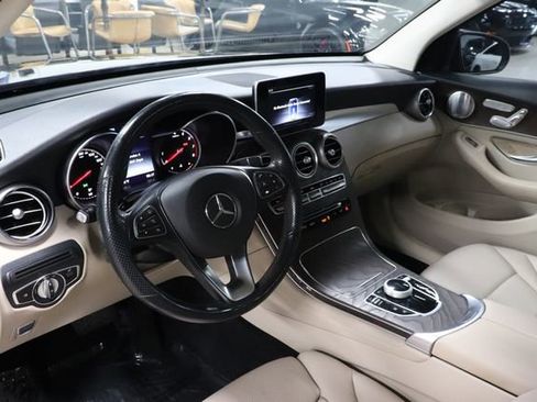 Used 2019 Mercedes-Benz GLC 300 4MATIC image 13