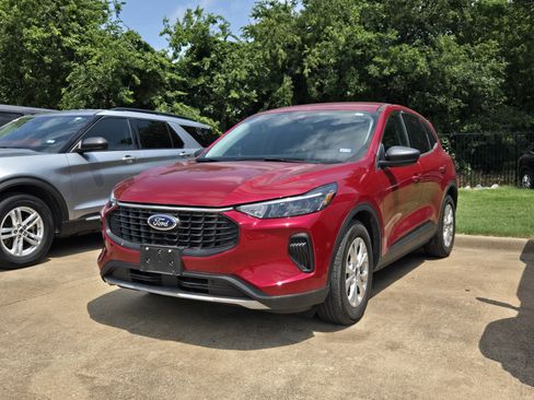 Used 2023 Ford Escape Active FWD image 3