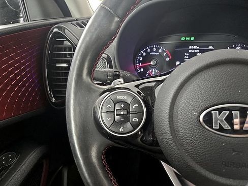 Used 2020 Kia Soul GT-Line Turbo FWD image 23