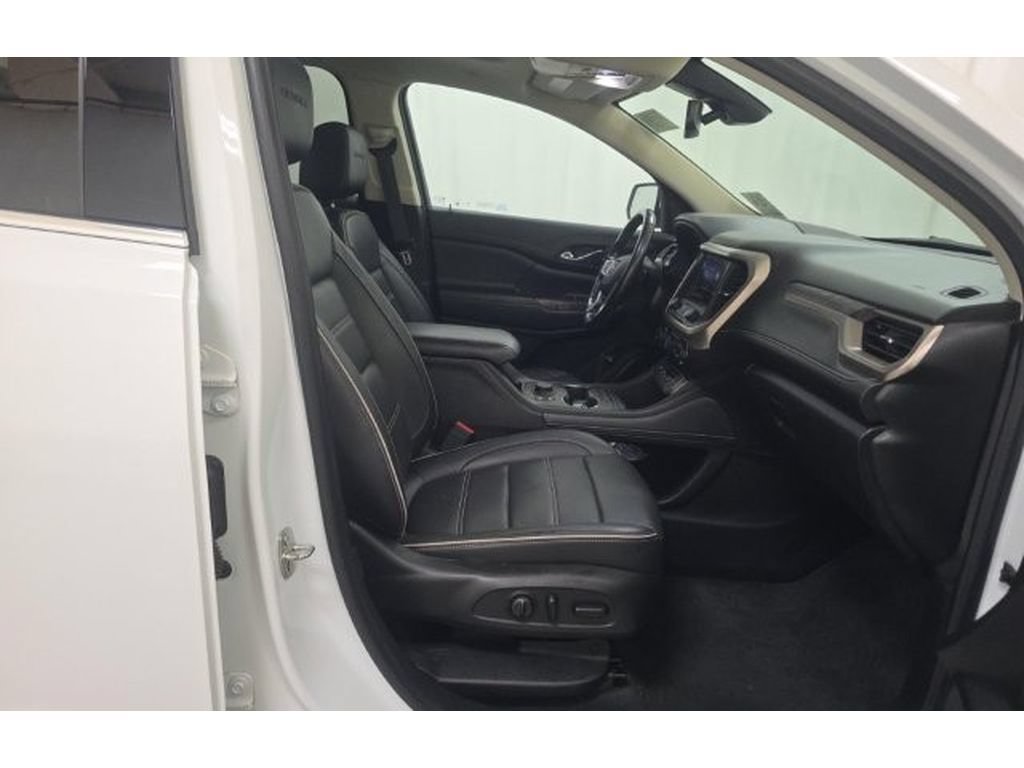 Used 2020 GMC Acadia Denali w/ LPO, 'HIT The Road' Package AWD/4WD image 6
