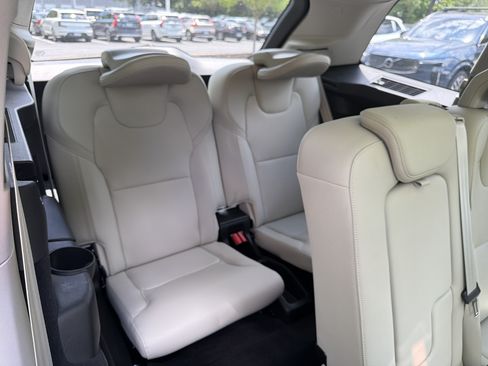 Certified 2024 Volvo XC90 T8 Plus w/ Protection Package Premier AWD/4WD image 33
