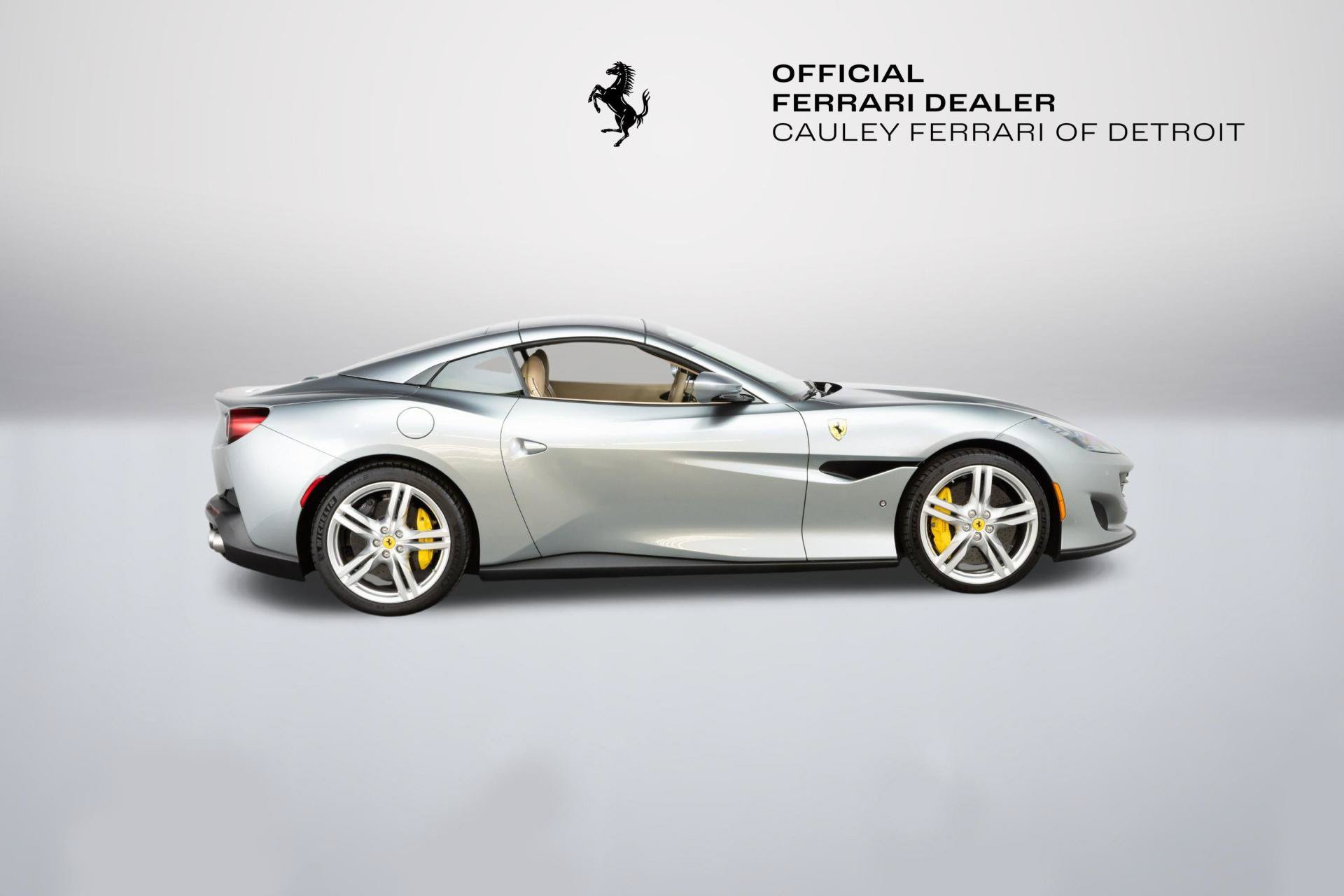 Certified 2019 Ferrari Portofino RWD image 17