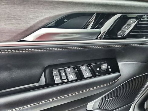 New 2025 Jeep Wagoneer L Series II image 21