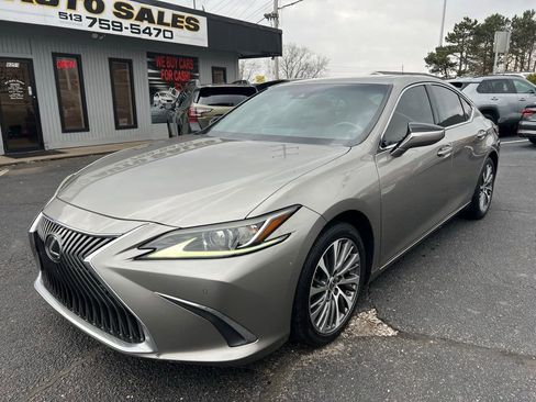 Used 2019 Lexus ES 350 F Sport w/ Premium Package image 2