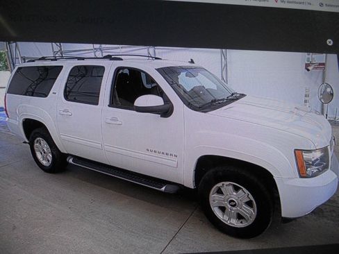 Used 2013 Chevrolet Suburban LT AWD/4WD image 4