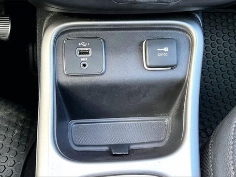 Certified 2019 Jeep Compass Latitude w/ Cold Weather Group image 15