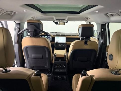 New 2026 Land Rover Defender 130 X-Dynamic SE image 22