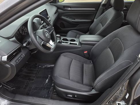 Used 2022 Nissan Altima 2.5 SV FWD image 18