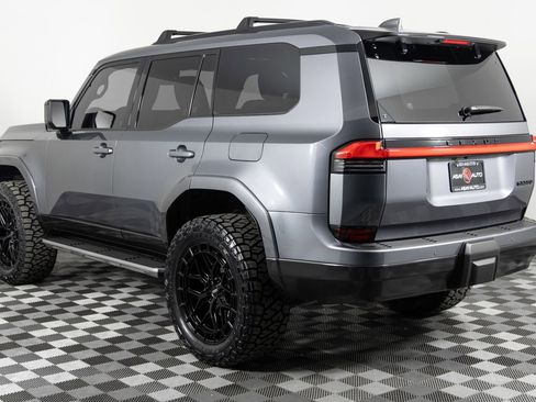 Used 2025 Lexus GX 550 image 4