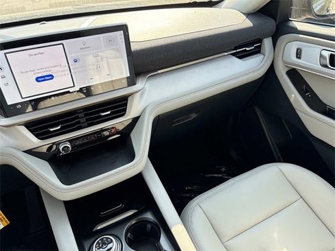 New 2025 Ford Explorer Active w/ Active Comfort Package image 15