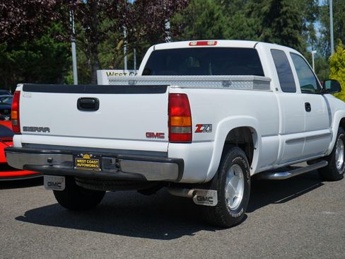 Used 2003 GMC Sierra 1500 SLT w/ SLT Preferred Equipment Group AWD/4WD image 7