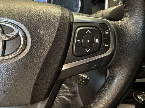 Used 2015 Toyota Camry XLE w/ Moonroof Package FWD image 12