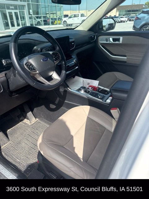 Used 2021 Ford Explorer Limited w/ Equipment Group 301A AWD/4WD image 15