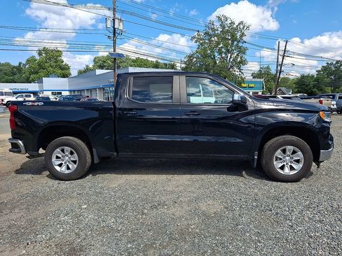 Used 2023 Chevrolet Silverado 1500 LT AWD/4WD image 9