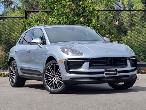 Used 2026 Porsche Macan image 9