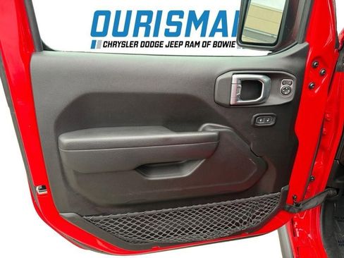 Used 2023 Jeep Wrangler Unlimited w/ Cold Weather Group image 26