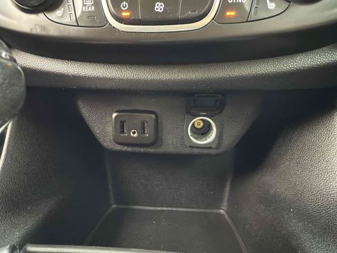 Used 2019 Chevrolet Traverse LT w/ LPO, Floor Liner Package FWD image 57