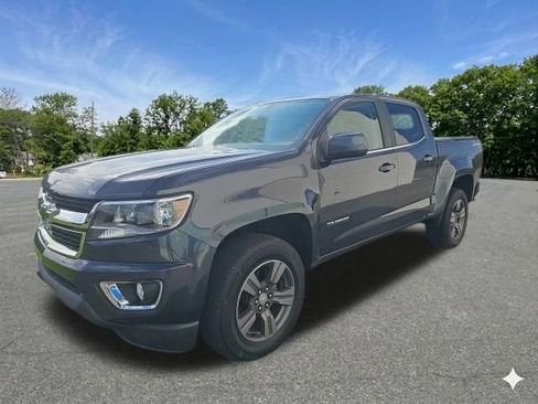 Used 2017 Chevrolet Colorado LT w/ LT Convenience Package AWD/4WD image 4