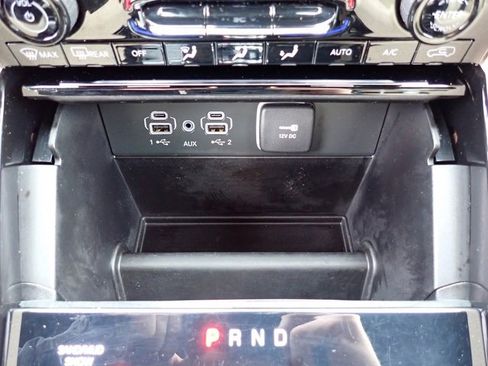 Used 2023 Jeep Grand Cherokee Limited image 21