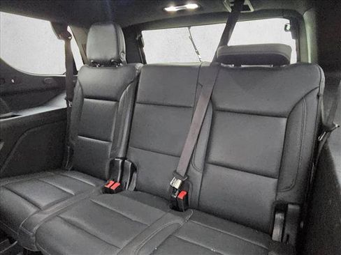 Used 2022 Chevrolet Tahoe Z71 w/ Luxury Package image 23