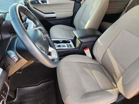Used 2023 Ford Explorer XLT RWD image 10