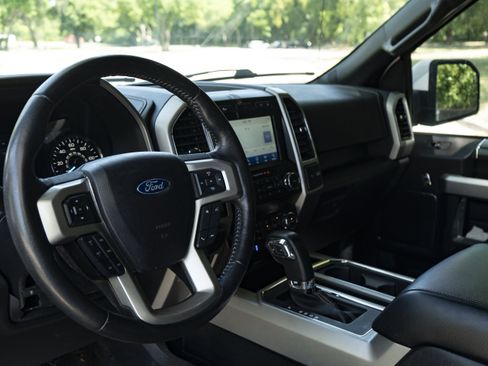Used 2020 Ford F150 Lariat AWD/4WD image 16