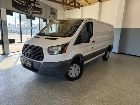 Used 2016 Ford Transit 250 130 Low Roof RWD image 3