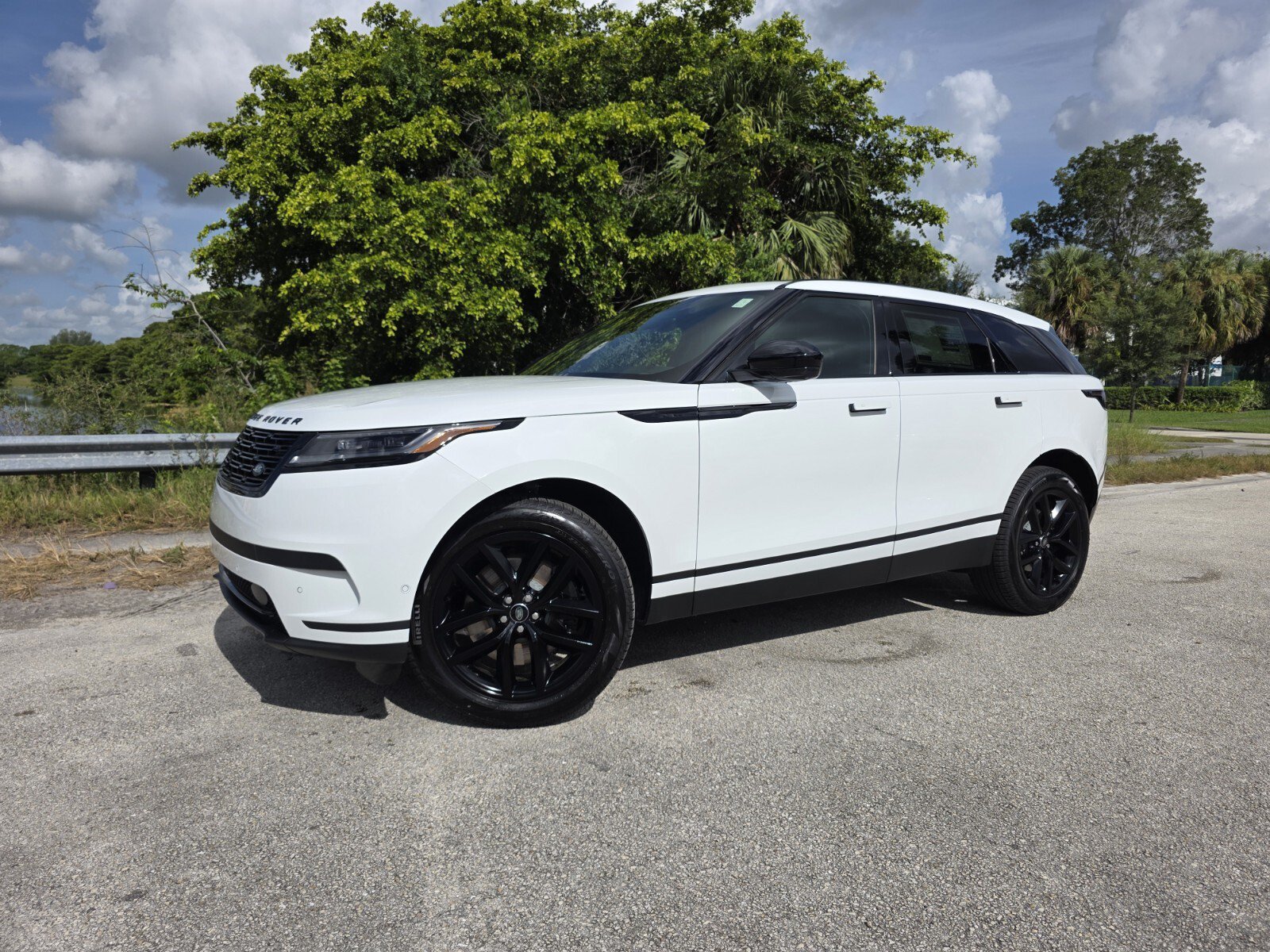 Used 2026 Land Rover Range Rover Velar S AWD/4WD image 1