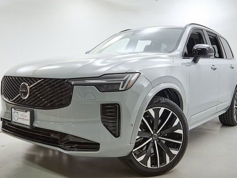 New 2026 Volvo XC90 B6 Ultra w/ Lounge Package image 2