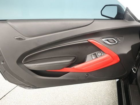 Used 2018 Chevrolet Camaro SS w/ LPO, Ground Effects Package image 8
