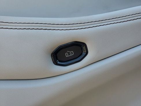 New 2026 Jeep Cherokee Limited AWD/4WD image 25