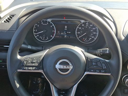 Used 2024 Nissan Sentra SV FWD image 19