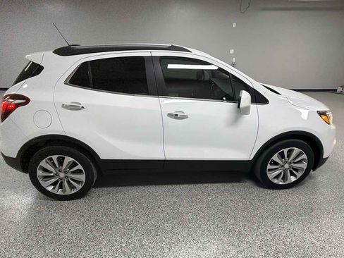Used 2020 Buick Encore Preferred image 2