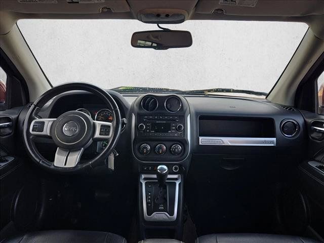 Used 2016 Jeep Compass Latitude FWD image 12