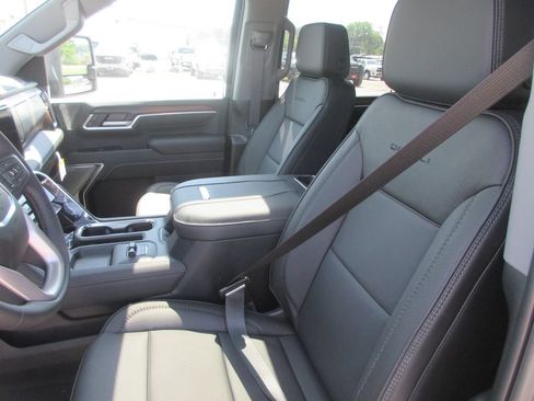 New 2026 GMC Sierra 2500 Denali w/ Denali Reserve Package AWD/4WD image 12