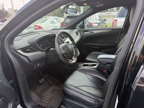 Used 2017 Lincoln MKC Premiere FWD image 7