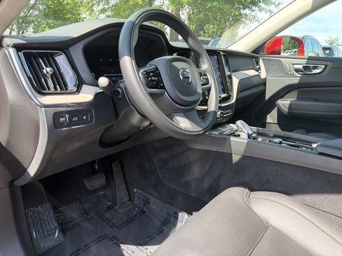 Used 2022 Volvo XC60 T8 Inscription AWD/4WD image 4