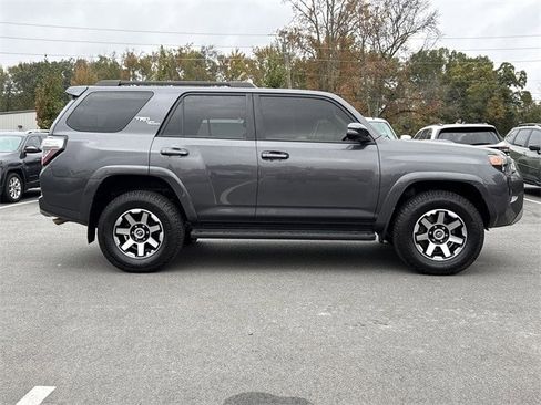 Used 2022 Toyota 4Runner TRD Off-Road Premium image 2