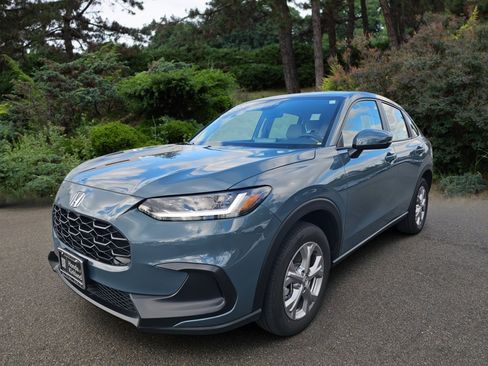 Certified 2025 Honda HR-V LX image 3