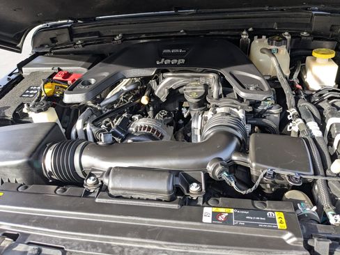 Used 2021 Jeep Gladiator Willys image 33