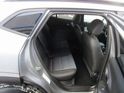 Certified 2025 Chevrolet Trax LT w/ LT Convenience Package image 5