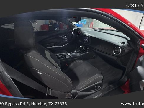Used 2022 Chevrolet Camaro LT RWD image 15
