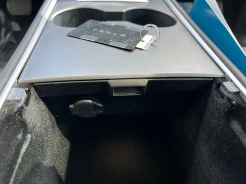 Used 2023 Tesla Model Y Long Range AWD/4WD image 46