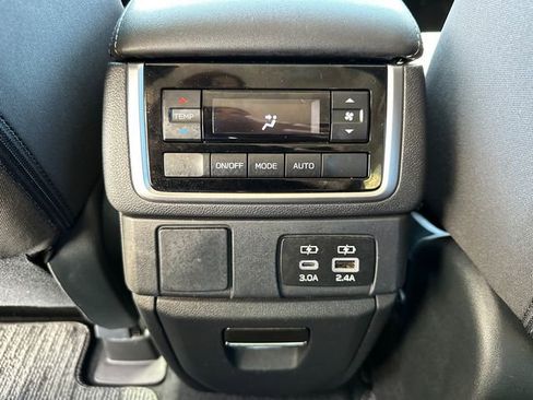 Certified 2024 Subaru Ascent Premium w/ Convenience Package image 19
